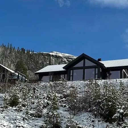 בית נופש Modern With Panoramic View, Sauna And Fire Pit